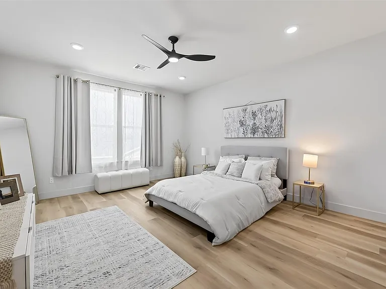 975 Highland Light Ln — Photo 14