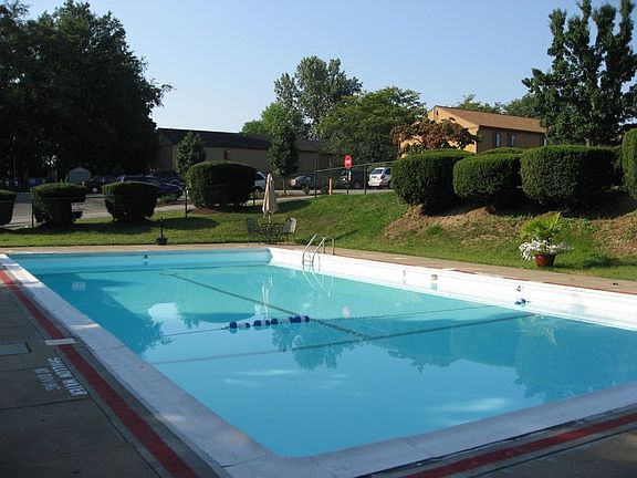 4th image of 1260 Highfield Ct APT 203