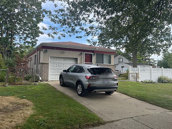 3rd image of 18640 Wood St