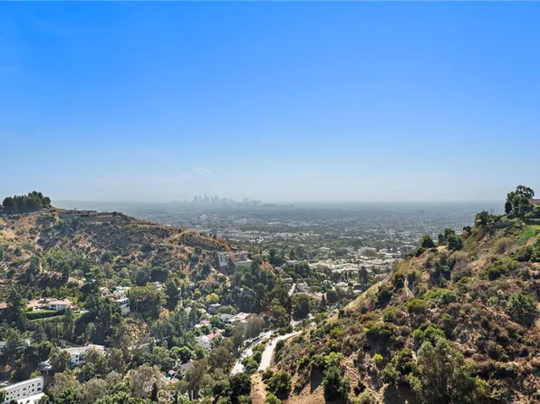 8179 Mannix Dr, Los Angeles, CA 90046