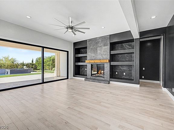 4th image of 2240 Martinique Ave