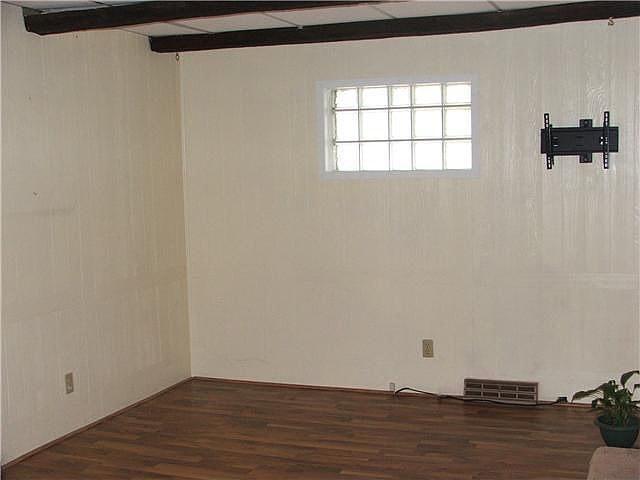2nd image of 752 Spencer St