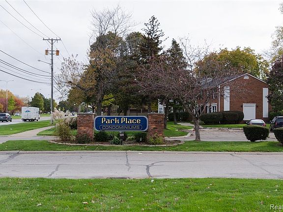 4th image of 36612 Park Place Dr