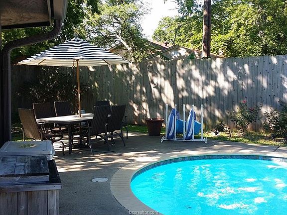 4th image of 8106 Bunker Hill Ct