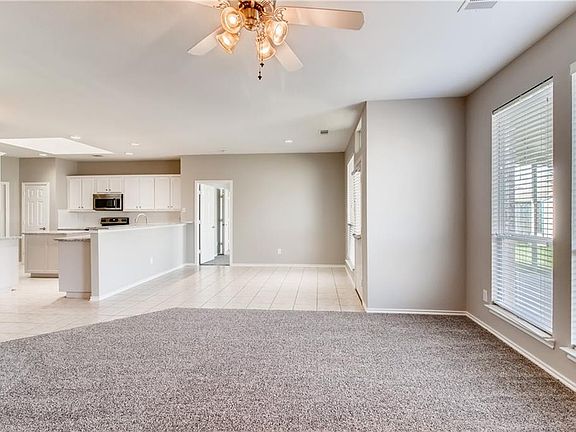 3rd image of 3731 N Highland Dr