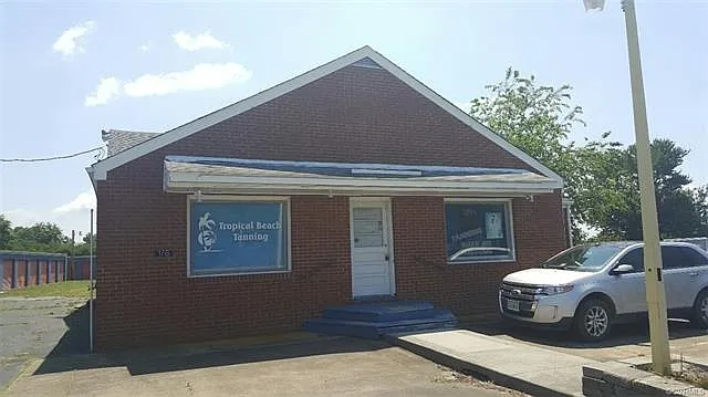176 Courthouse Rd photo 1