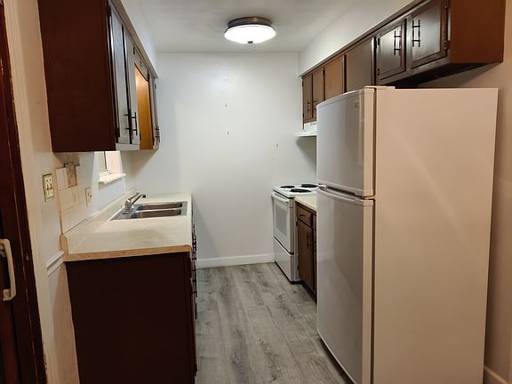 4th image of 1309 W Chestnut St APT 5