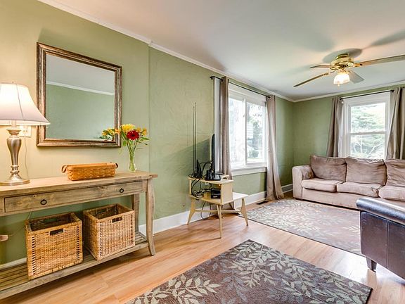3rd image of 260 Rosslyn Ave
