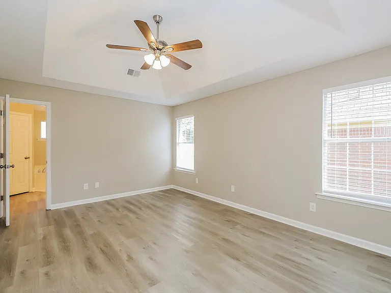 1424 Radley Cv — Photo 10