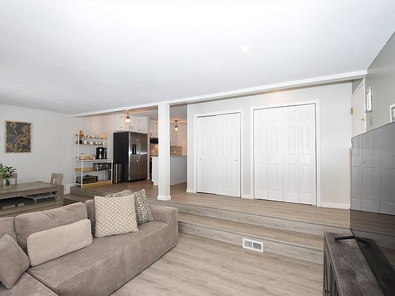 2nd image of 206 Tall Oaks Dr Unit L