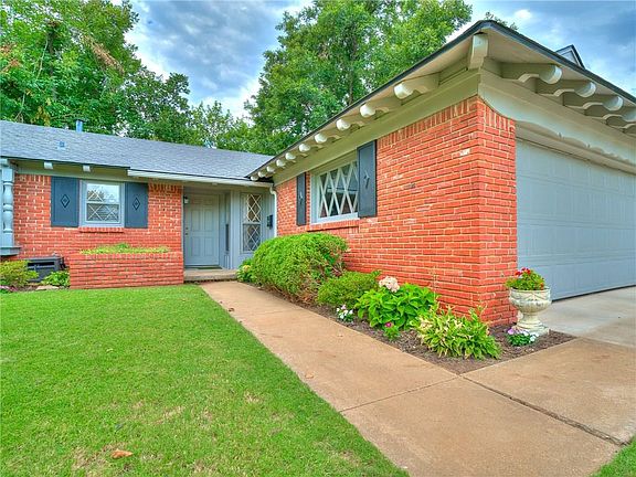 4th image of 3028 Lakeside Dr