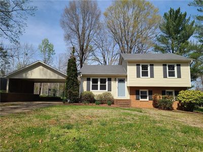 1305 E Rollingwood Cir, Winston Salem, NC, 27105