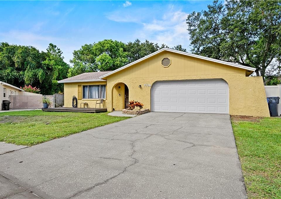 1st image of 7724 Brettonwood Dr