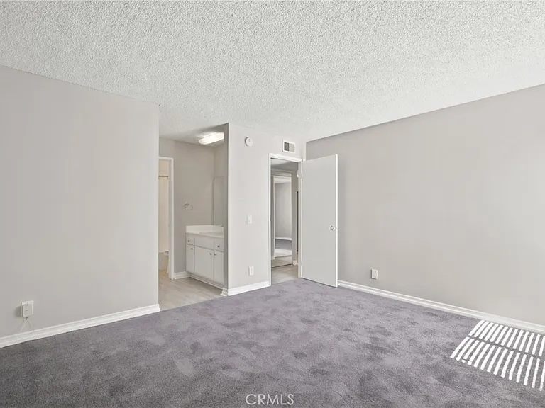 15425 Sherman Way #211 — Photo 9