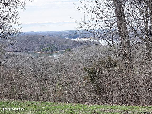 5th image of 900 Teeters Rd