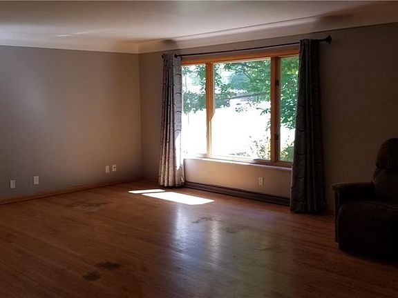 4th image of 18822 Bonnie Ln