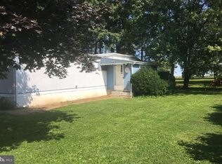 27 Pine Hill Rd, Bernville, PA 19506