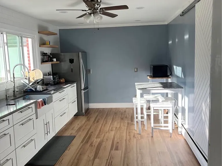 267 S Quaker Ln — Photo 1