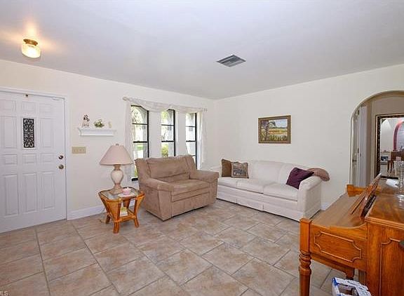 2nd image of 217 SW 39th St