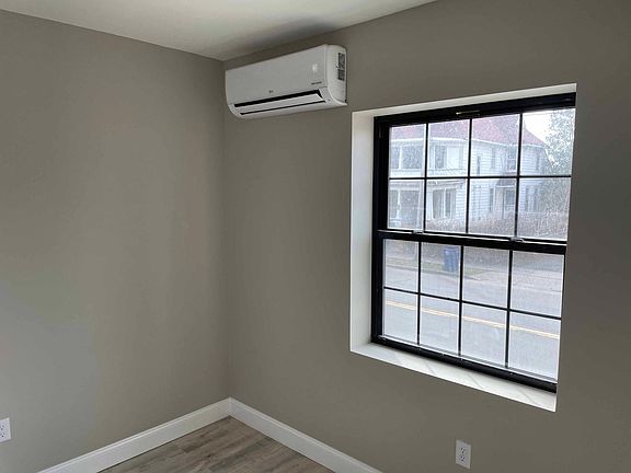 3rd image of 704 8th St #103