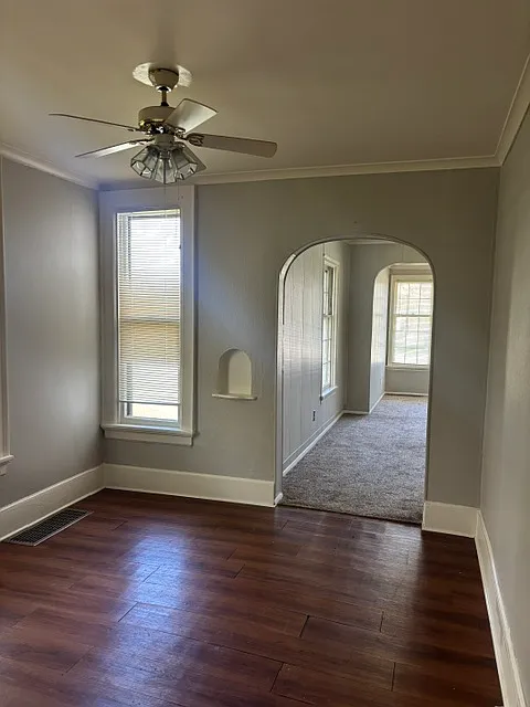 2 bed, $800 — Photo 2