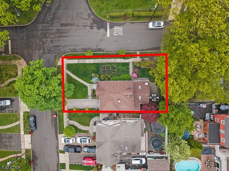 Listing photo 5