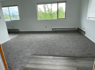 2004 SW 152nd St #14, Seattle, WA 98166