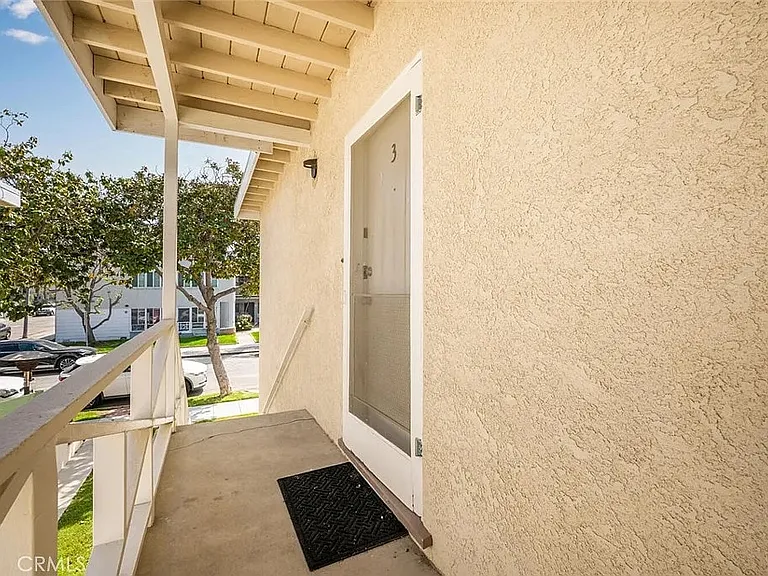 69 Glendora Ave #3 — Photo 4