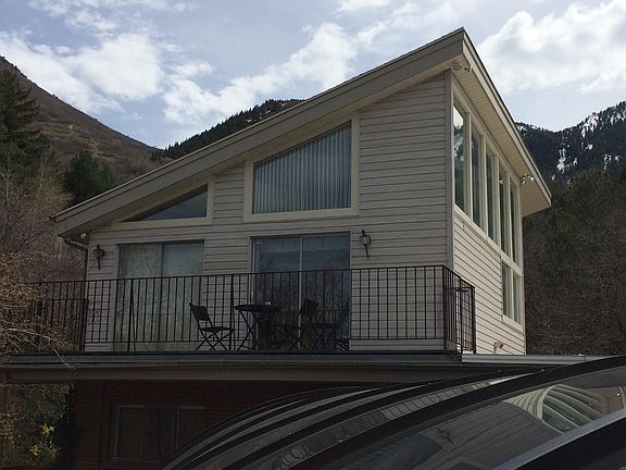 Master bdrm  700 sf