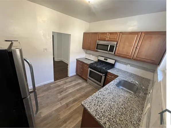 910 Granite St, Philadelphia, PA 19124