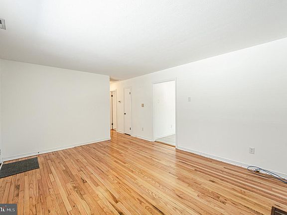 5th image of 8500 Sedgemoor Dr