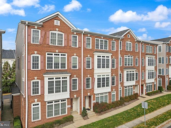 2nd image of 4585 Whittemore Pl #1221