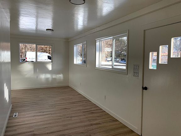 3rd image of 405 Laurel St #2