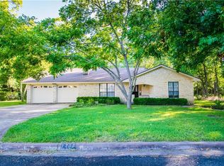 1200 N Avenue F, Elgin, TX 78621