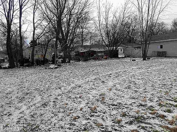 4th image of 804 E Woodlawn St