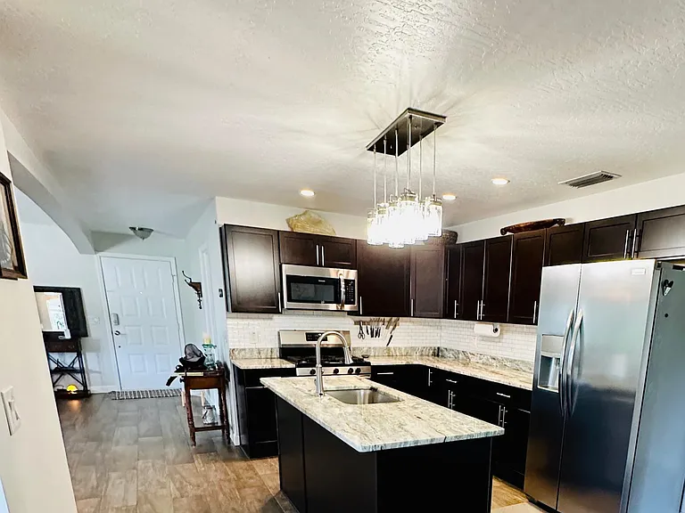 Large Chef's Kitchen