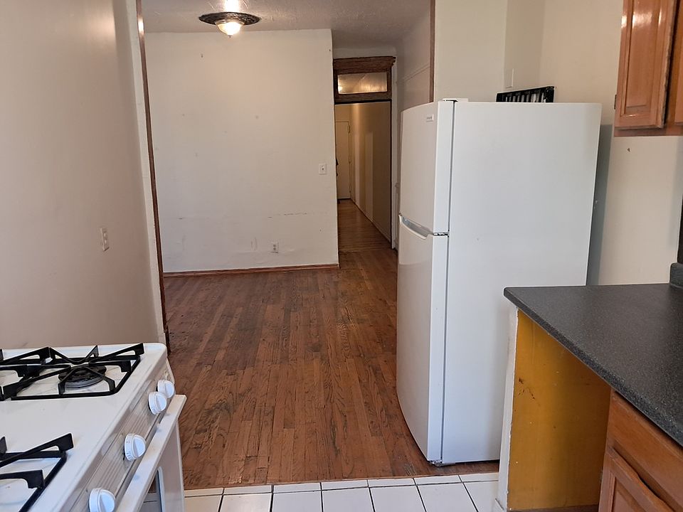 1st image of 832 Washington Ave APT 3R
