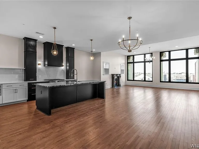 674 Main St #3 — Photo 10