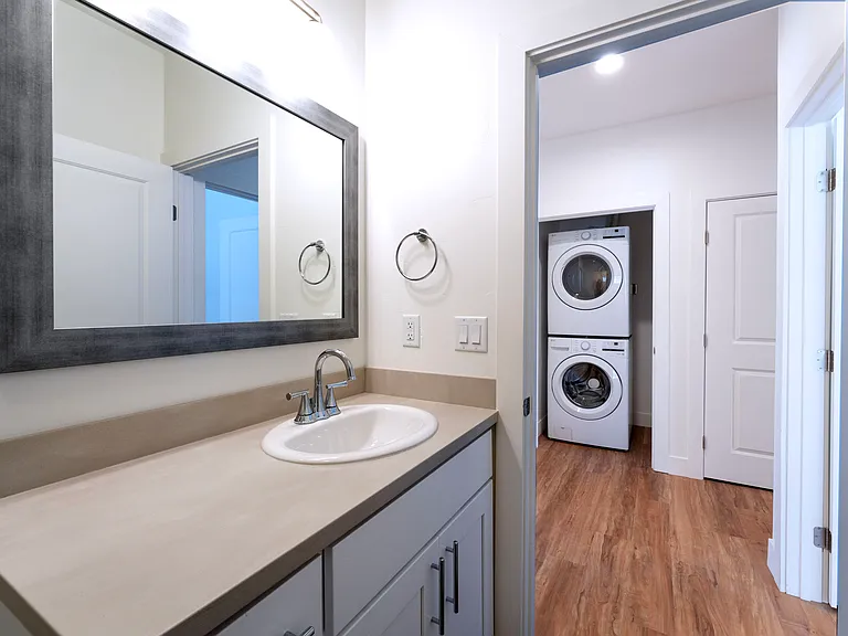 Silver Star Apartments — Photo 88