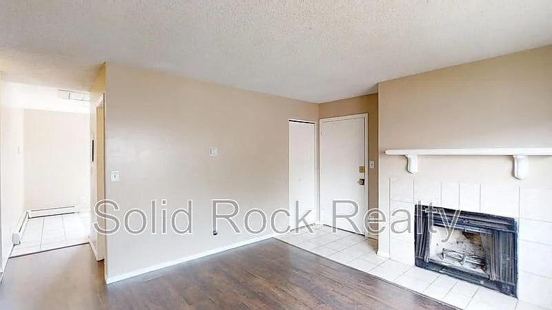 2 bed, 1.0 bath, 800 sqft, $1,225 — Photo 4