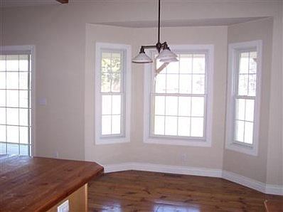 5th image of 143 Goldfinch Dr