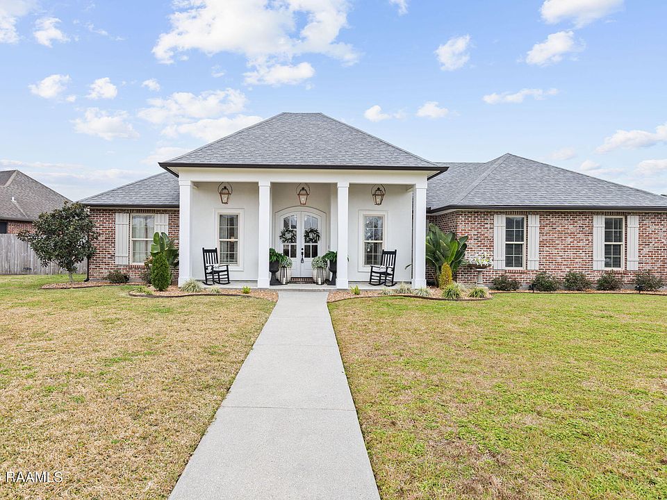 1st image of 303 Sugartrace Ln