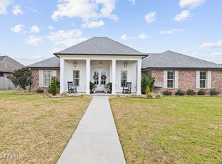 303 Sugartrace Ln, New Iberia, LA 70563