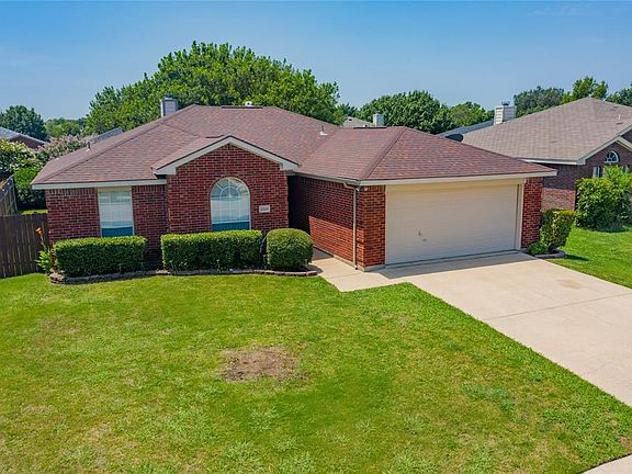3rd image of 2020 Lake Pointe Dr