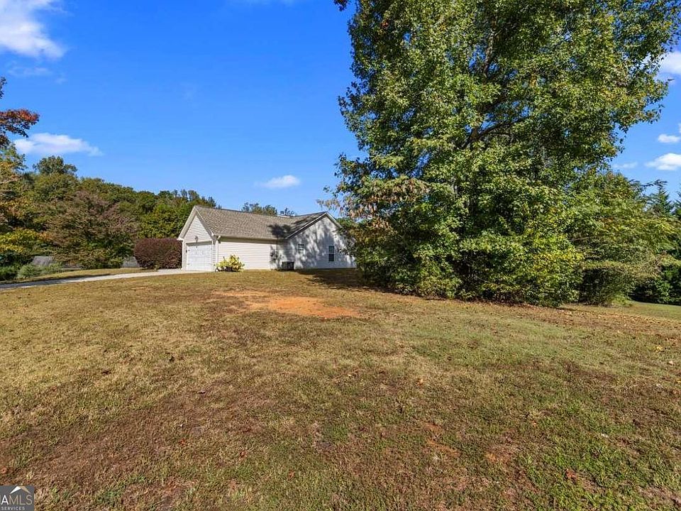 1st image of 15 Oakmont Ct
