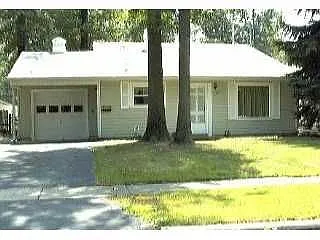 6657 Abbotswood Dr photo 1