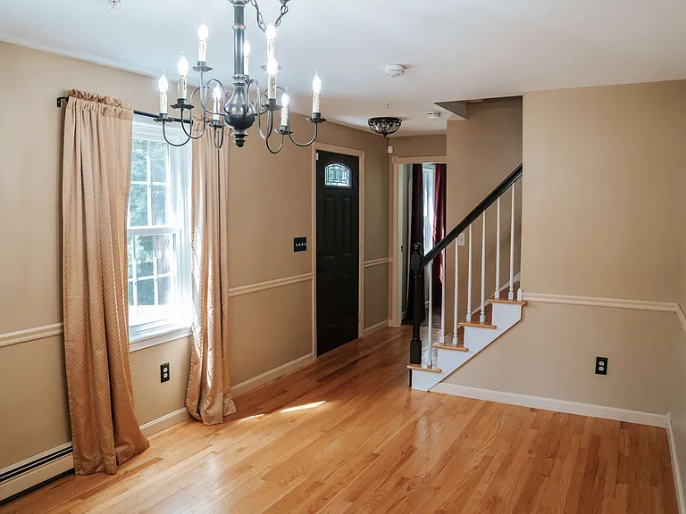 10 Herrick Rd — Photo 3