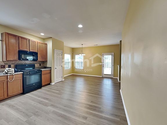 4th image of 812 Redland Dr