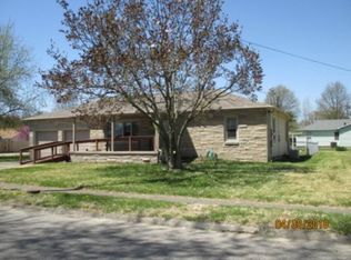 1301 N Robb St, Robinson, IL 62454