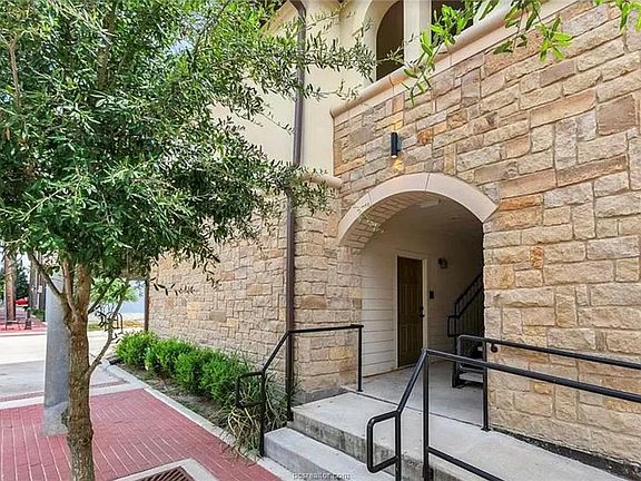 3rd image of 602 Cherry St APT 112
